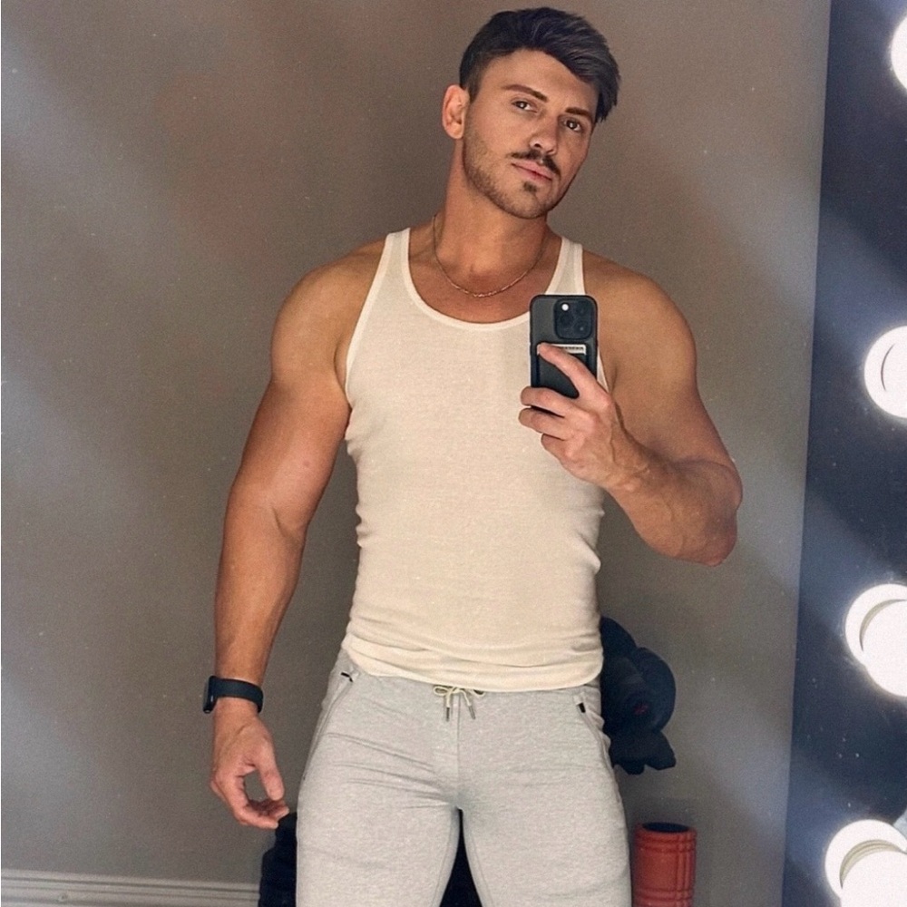 Meet your Posher, Clayton